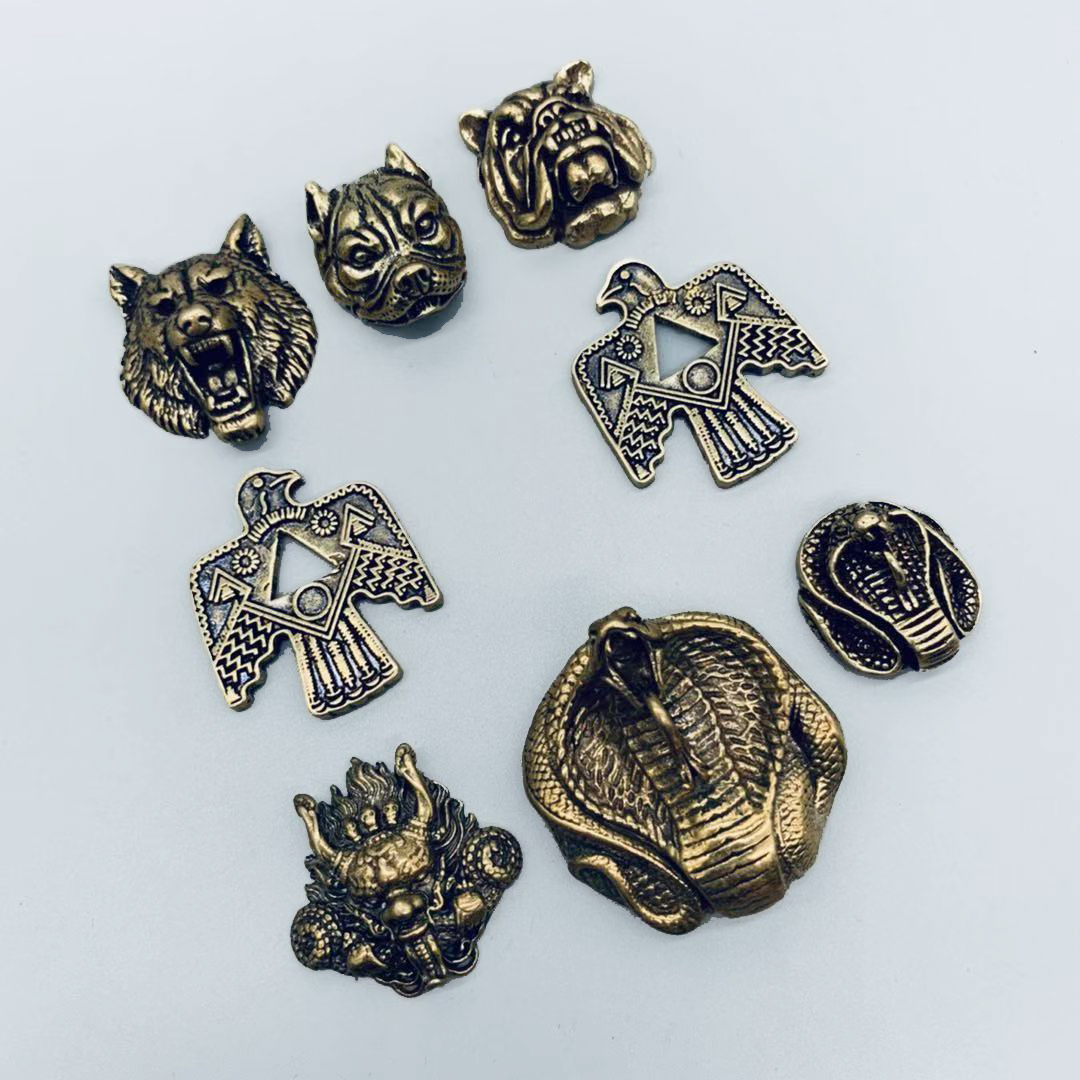 Men Accessories Gadgets - Metalowa odznaka 3D z orłem, do